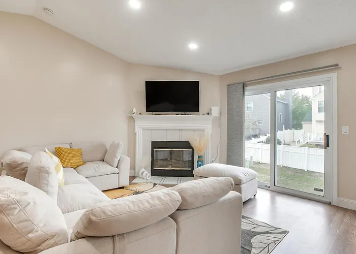 8 Mi To Downtown: Pet-friendly Holiday home *